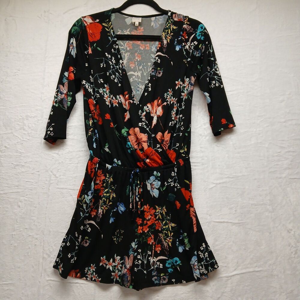 Kaileigh Women's Black & Red Floral Tie Waist Romper with Pockets Size Medium - Picture 2 of 7